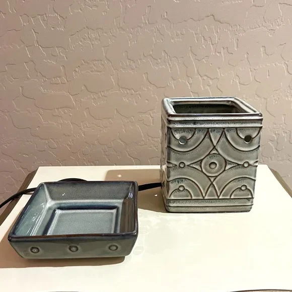 Scentsy Wax Melt Warmer Lenox Square Candle Fragrance Retired - Picture 7 of 11